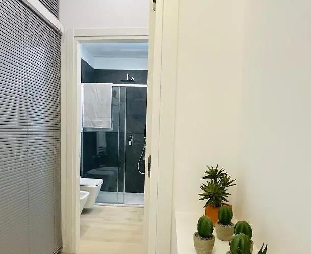 - Charlize - In The Heart Of * Milaan