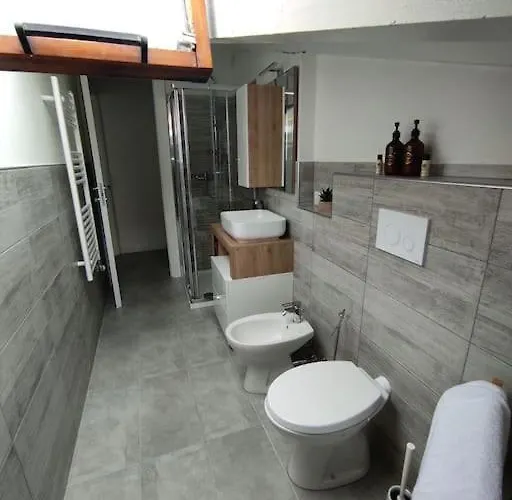 Free Parking Tiny House Wifi Netflix 15 Minuti Dal Duomo Lägenhet