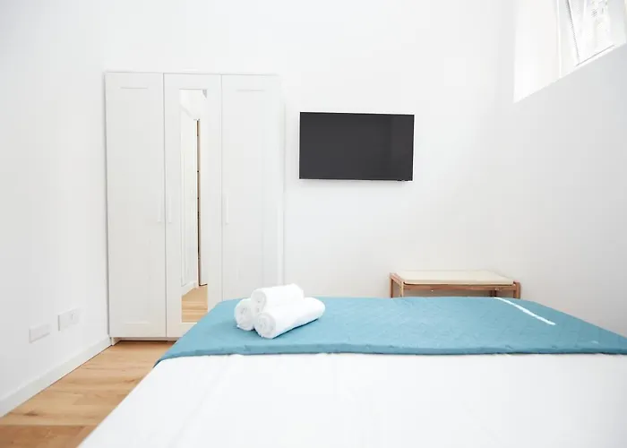 Urban Flats Modern Few Minuts From Duomo *