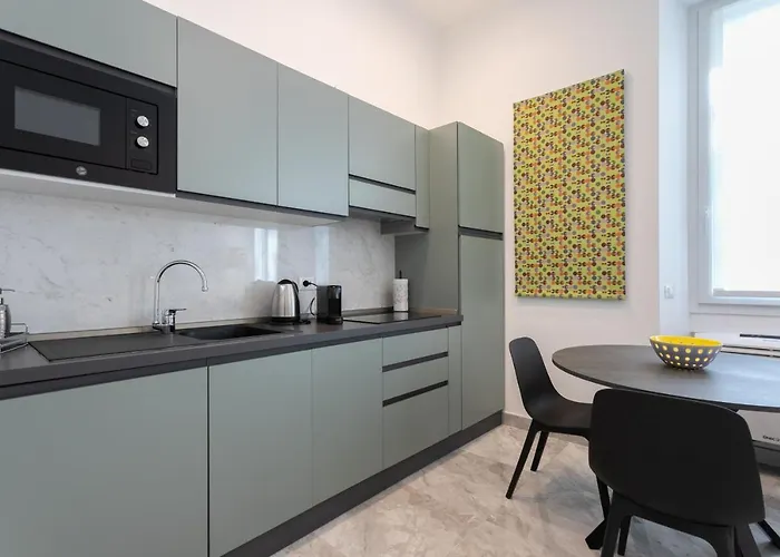 Luna Homes - Bilocale In Mac Mahon 아파트