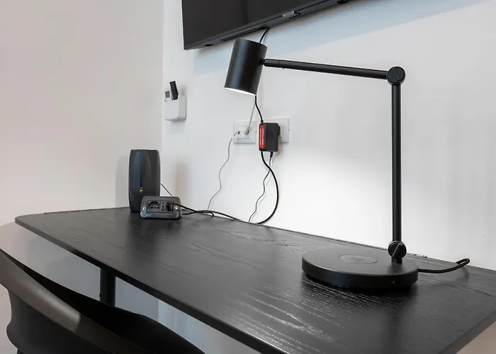 Luna Homes - Bilocale In Mac Mahon Apartmán