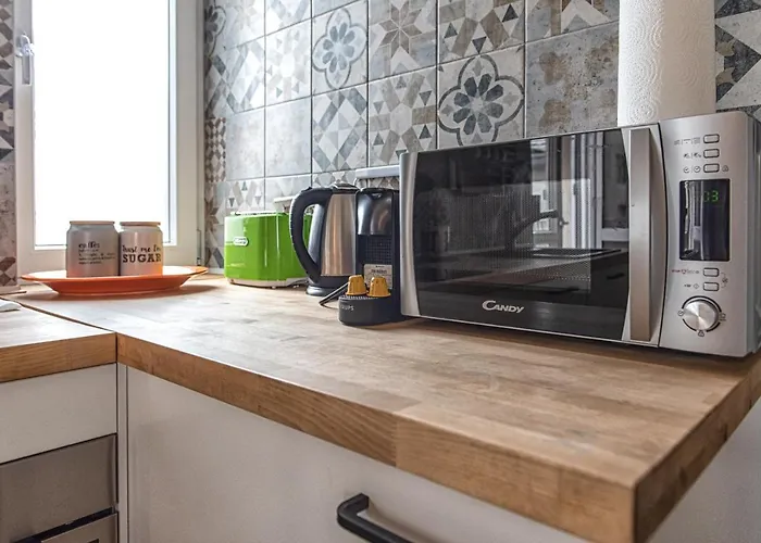 Luxury Flat By Station / Unique View Apartment