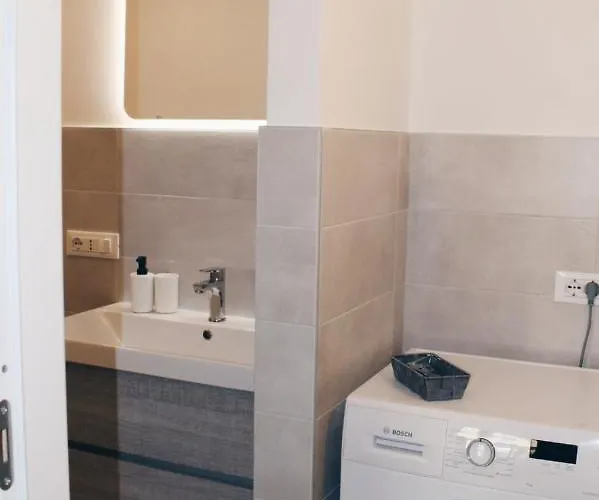 Casa vacanze Yr Bocconi- Modern Loft, 3 Min Walk To Duomo Tram