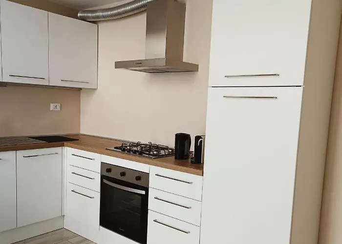 Yr Bocconi- Modern Loft, 3 Min Walk To Duomo Tram بيت للعطل *