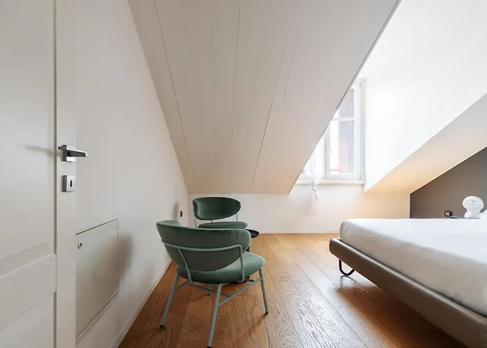 Easyhomes - Brera Luxury Apartment