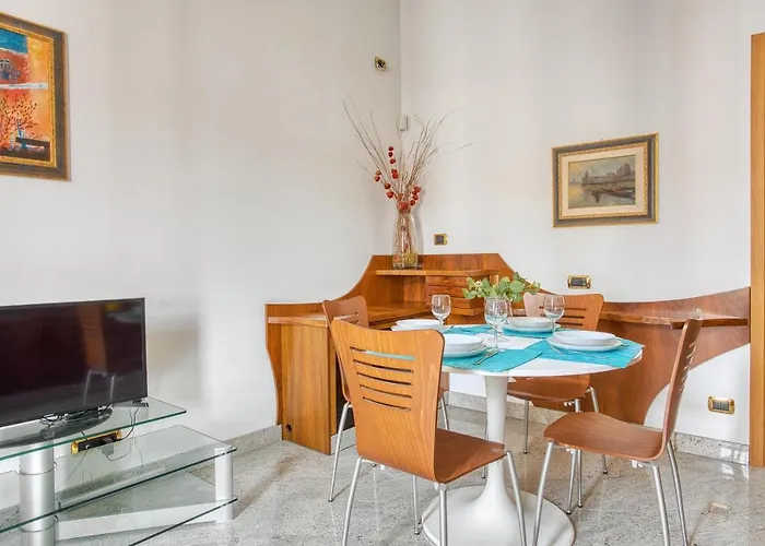 Joivy Captivating Flat With Balcony *