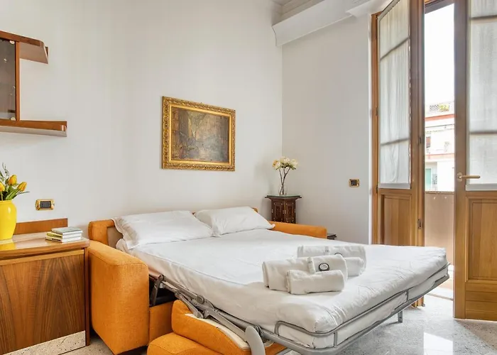 Joivy Captivating Flat With Balcony