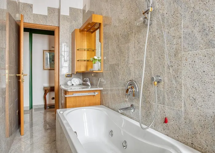 Joivy Captivating Flat With Balcony ミラノ