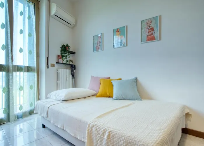 Guesthost - Casa Graziella, Bilocale A 5 Minuti Dal San Raffaele Per 5 Apartmán Milán