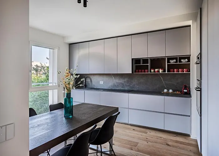 아파트 Luvi - Occhialini 5 *