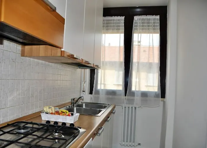 Nolo Black White & Coral