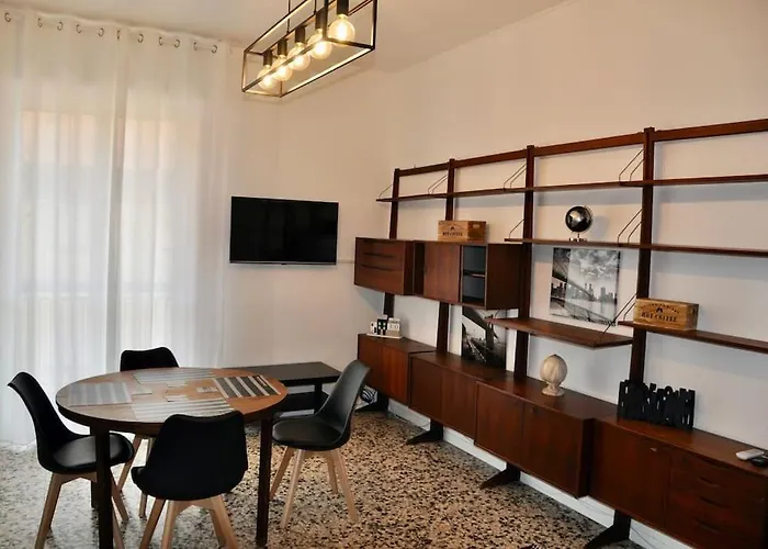 Nolo Black White & Coral Milano