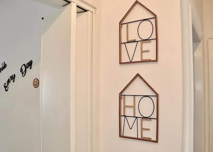 Nolo Black White & Coral