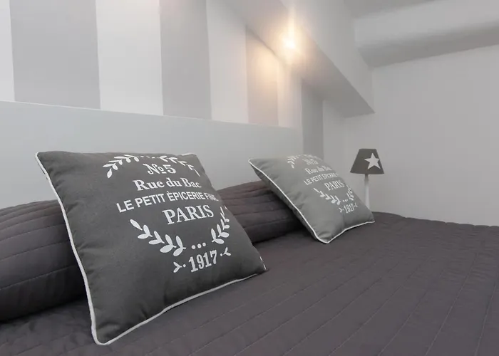 Just Urban - Impressive 1br Penthouse In Center - Metro M2 M4 * Milánó