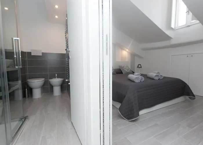 Just Urban - Impressive 1br Penthouse In Center - Metro M2 M4 Apartment *