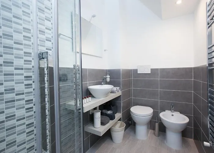 Just Urban - Impressive 1br Penthouse In Center - Metro M2 M4 Apartment Mailand