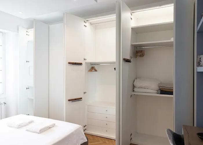 Elegante Bilocale In De Angeli - Piazzale Siena Apartmán