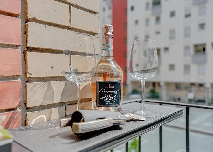 10 Min Duomo Free Parking Wifi Ac דירה