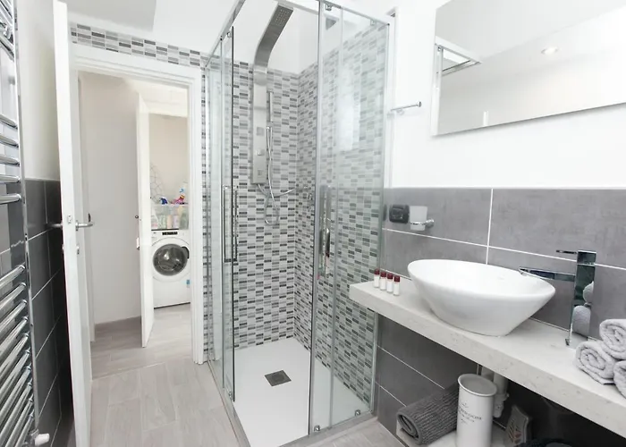 Apartman Just Urban - Impressive 1br Penthouse In Center - Metro M2 M4 *