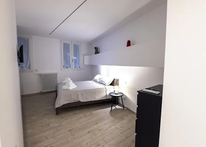 Loft La Sedia Rossa - Centro Storico 公寓 *