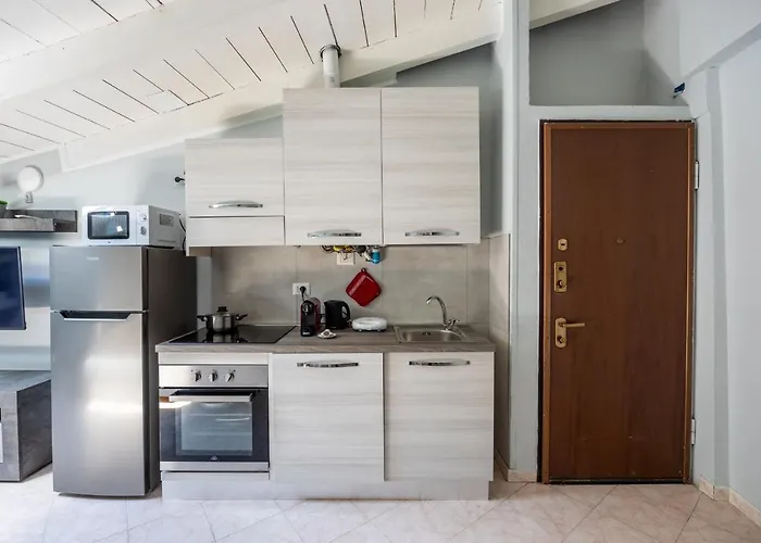 Free Parking Tiny House Wifi Netflix 15 Minuti Dal Duomo Lägenhet