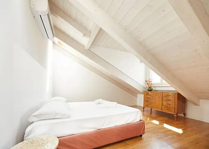 The Attic 18 Apartment *