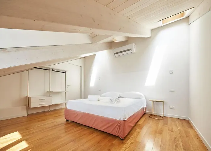 The Attic 18 Apartment *