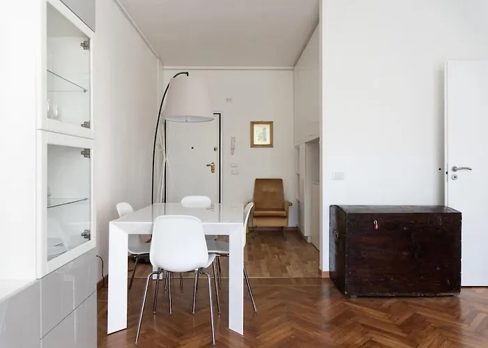 Youhosty - De Cristoforis12 Bis * Milán