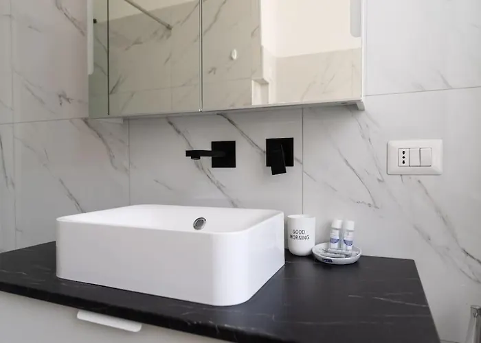 Youhosty - De Cristoforis12 Bis Milán