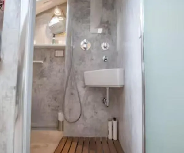 Guesthost - Cosy Milano-brera Milan