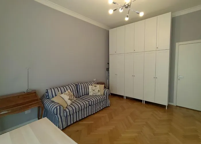 Spacious In The Heart Of The 公寓