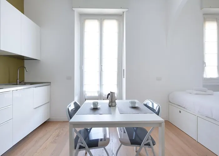 Easytopstay - Porta Nuova Bright Apartment Milan