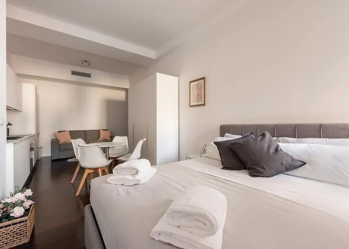 Bandello House, Corso Magenta - * Milano