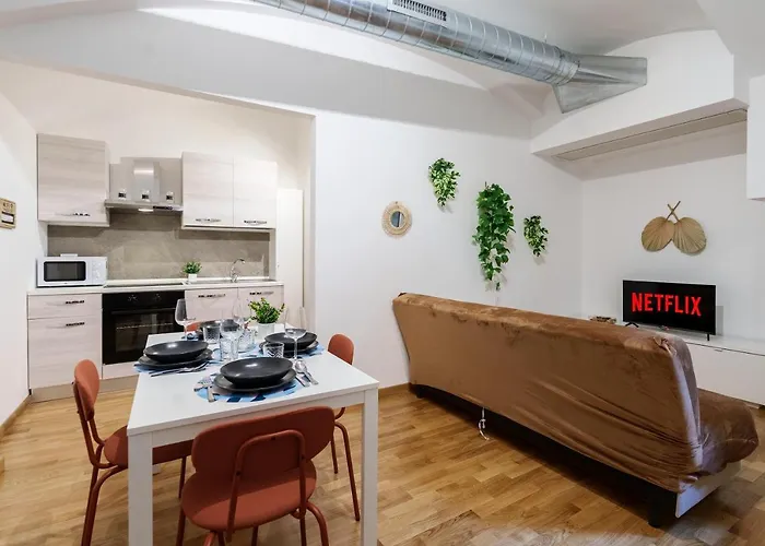 Centro Storico Duomo A 5 Minuti Wifi Netflix Apartmán *