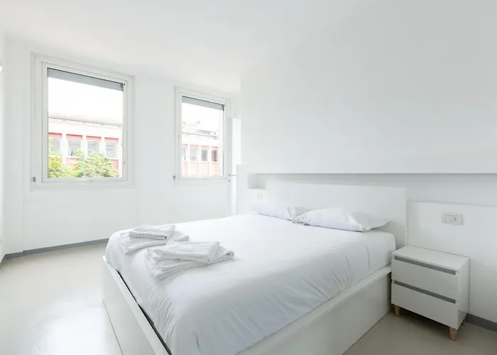 Porta Nuova Bright And Stylish Flat