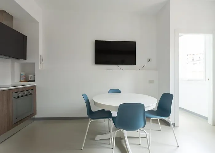 Апартаменты Porta Nuova Bright And Stylish Flat *