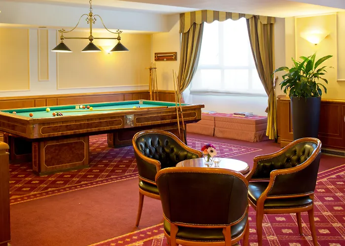 Starhotels Business Palace Otel 4*