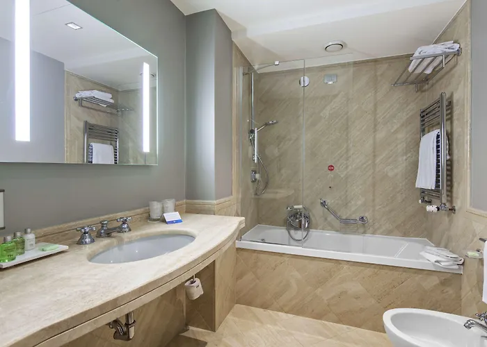 ホテル Nh Collection Touring 4*