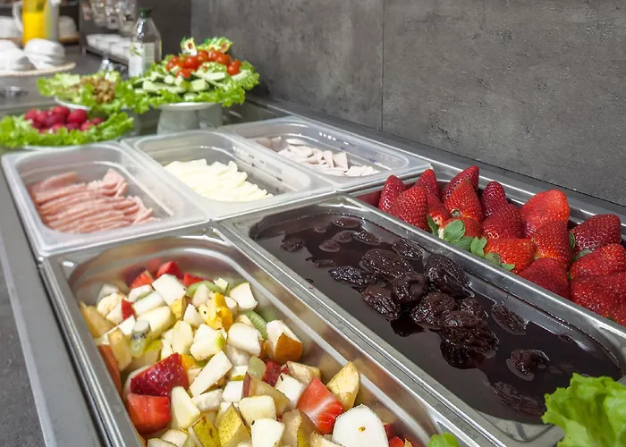 Palmanova Отель Милан