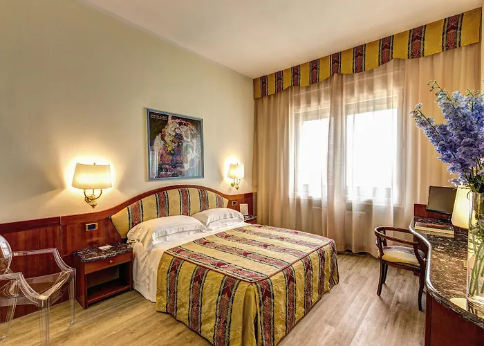 Romana Residencia 4*