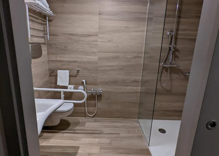 Отель Ih Lorenteggio 4*