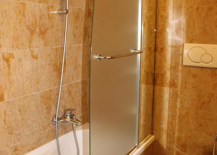 Mokinba Sant'ambroeus מלון מילאנו