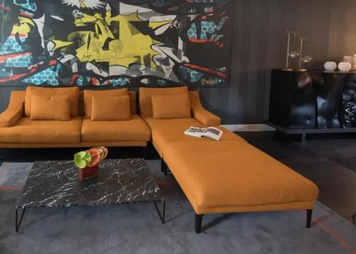 Fifty House 5* Милан