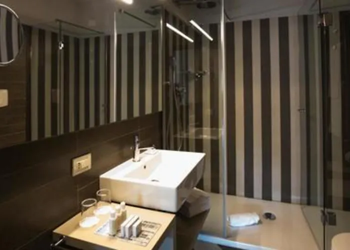 Fifty House 5* Милан