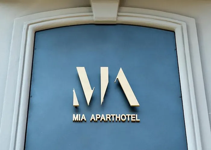 Gatto Bianco Mia Otel Milano