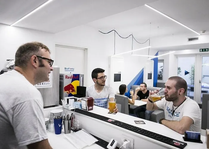 Ostelzzz ホステル