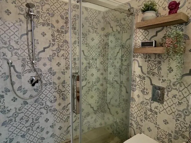 Spacious In The Heart Of The 公寓