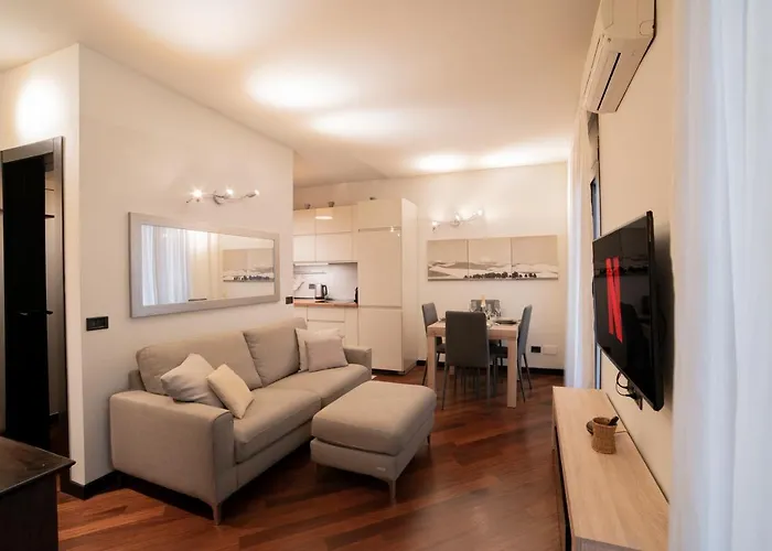 Brera Stylish Apartment, *