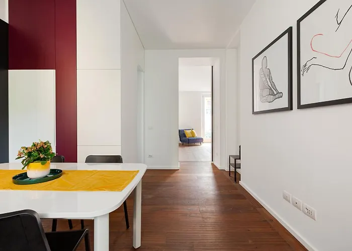 Guesthost - Modern & Comfortable Flat - Near Station Apartment