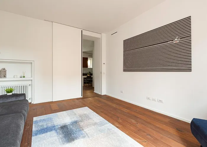 Guesthost - Modern & Comfortable Flat - Near Station *